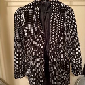 Wrapper Black and White polka dot jacket